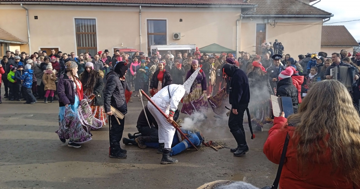 Régi hagyománnyal búcsúztatták a telet